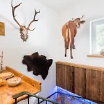 Zur Schoenen Aussicht Garni Guest house Garmisch-Partenkirchen