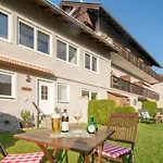 Guest house Zur Schoenen Aussicht Garni 3*