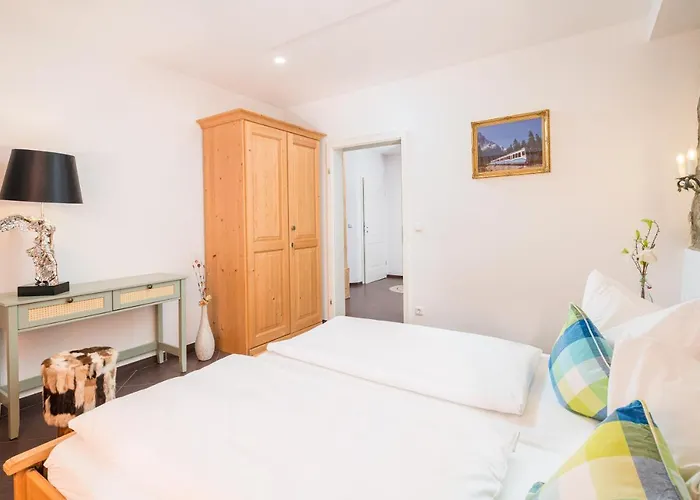 Zur Schoenen Aussicht Garni Guest house