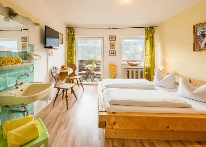 Zur Schoenen Aussicht Garni