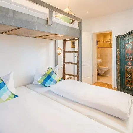 Guest house Zur Schoenen Aussicht Garni