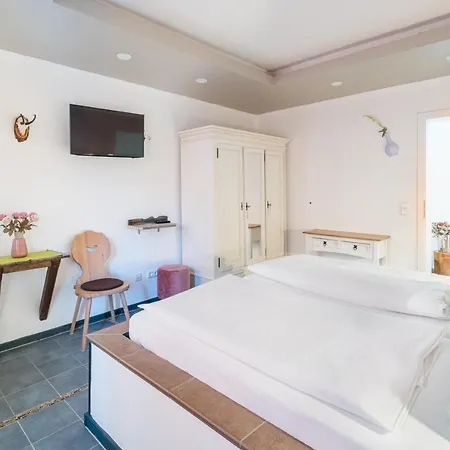 Zur Schoenen Aussicht Garni Guest house 3*