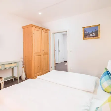 Zur Schoenen Aussicht Garni Guest house