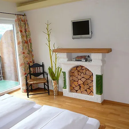 Zur Schoenen Aussicht Garni Guest house Garmisch-Partenkirchen
