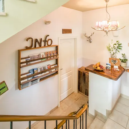 Zur Schoenen Aussicht Garni Гостевой дом