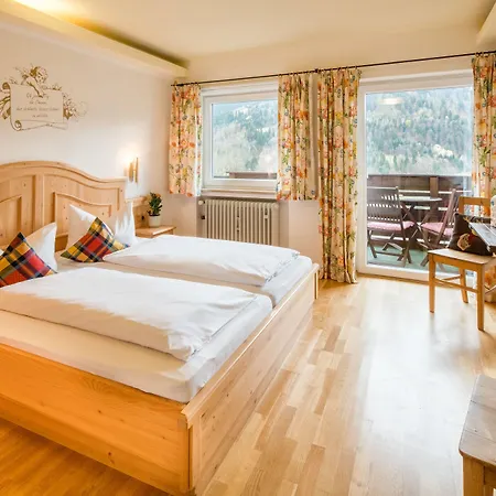 Zur Schoenen Aussicht Garni Guest house