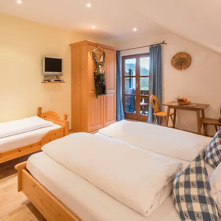 Zur Schoenen Aussicht Garni 3*