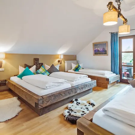 Гостьовий будинок Zur Schoenen Aussicht Garni 3*