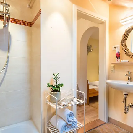 Zur Schoenen Aussicht Garni 3*