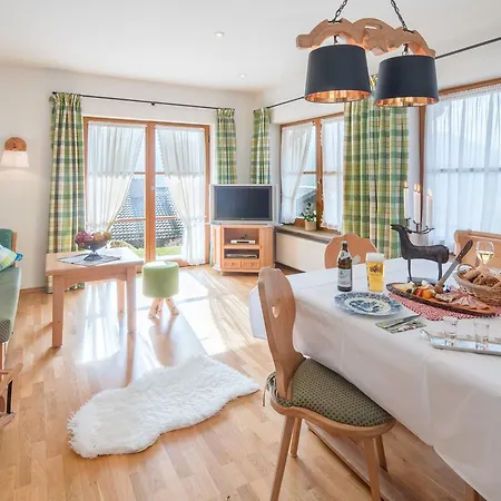 Zur Schoenen Aussicht Garni 3*