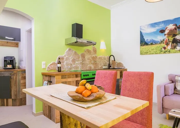 בית הארחה Zur Schoenen Aussicht Garni גרמיש-פרטנקירכן