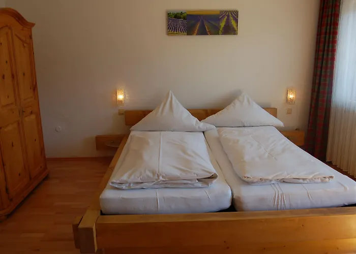 Гостевой дом Zur Schoenen Aussicht Garni Гармиш-Партенкирхен