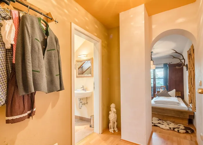 Zur Schoenen Aussicht Garni Гостьовий будинок Гарміш-Партенкірхен