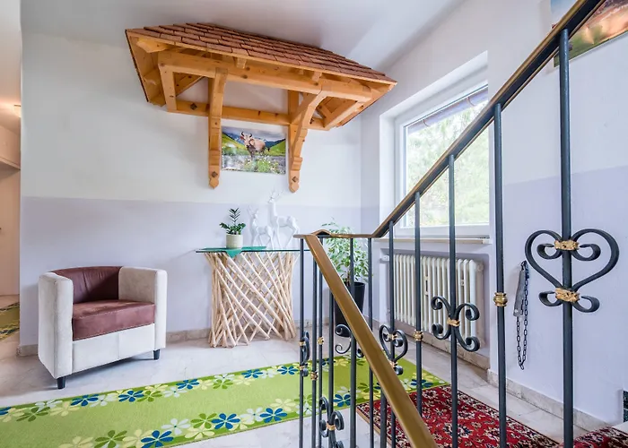 Zur Schoenen Aussicht Garni Гостьовий будинок 3*